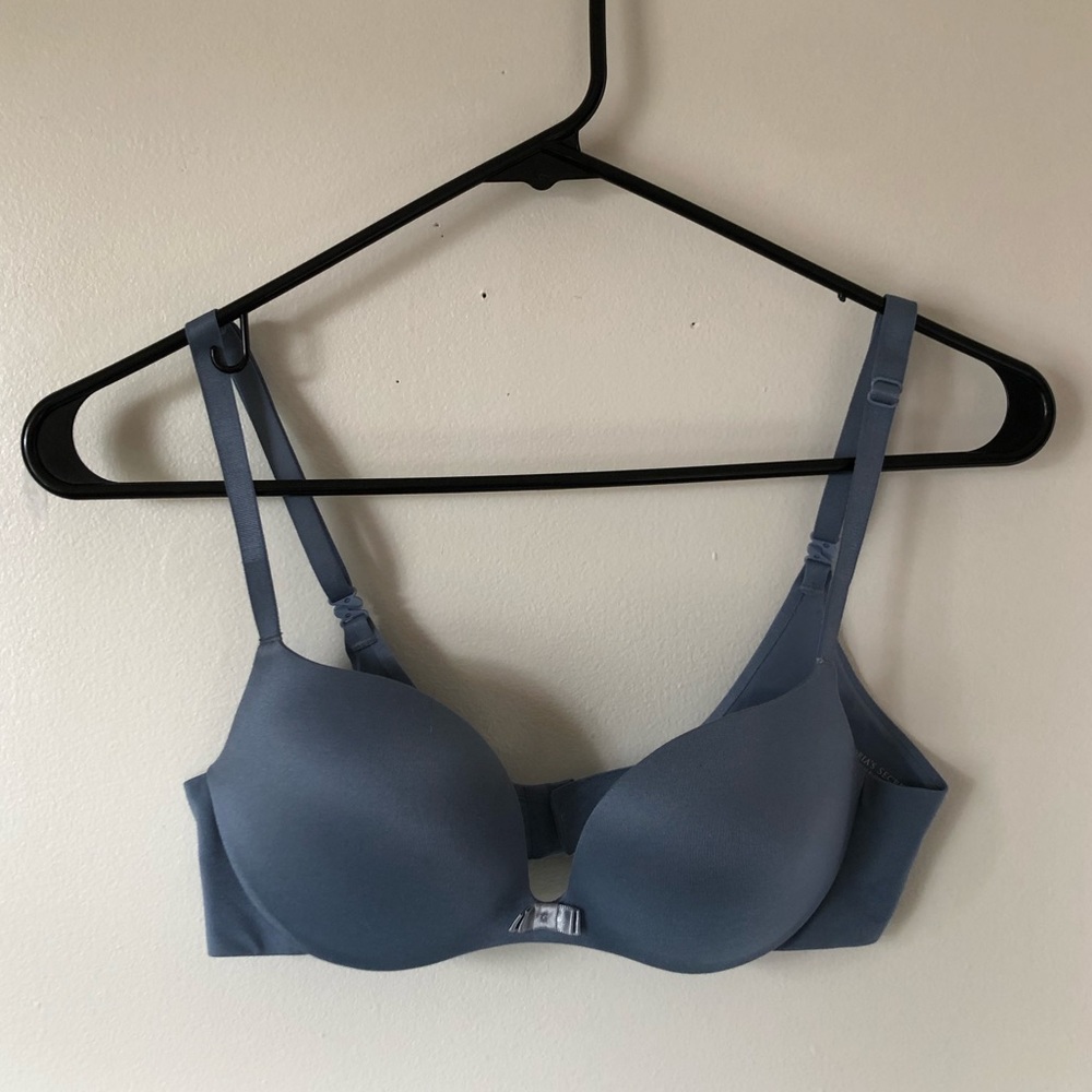 Victoria’s Secret Size 34 B Lined Demi